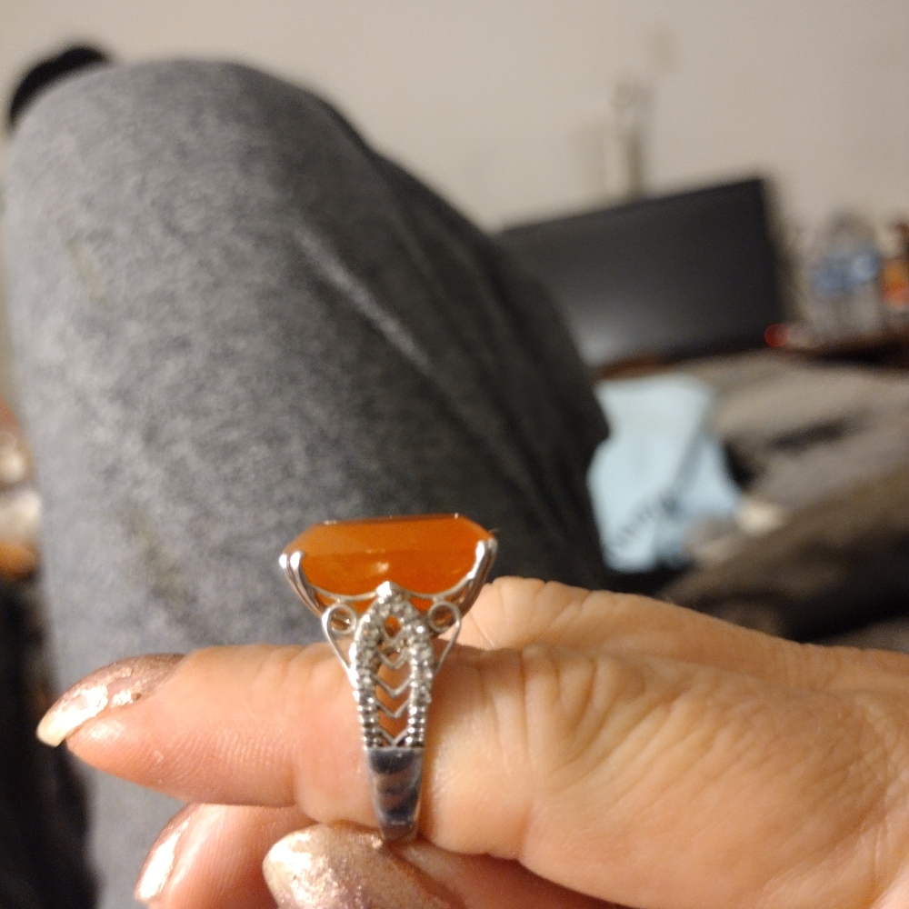 Elegant Silver and Agate Gemstone Ring